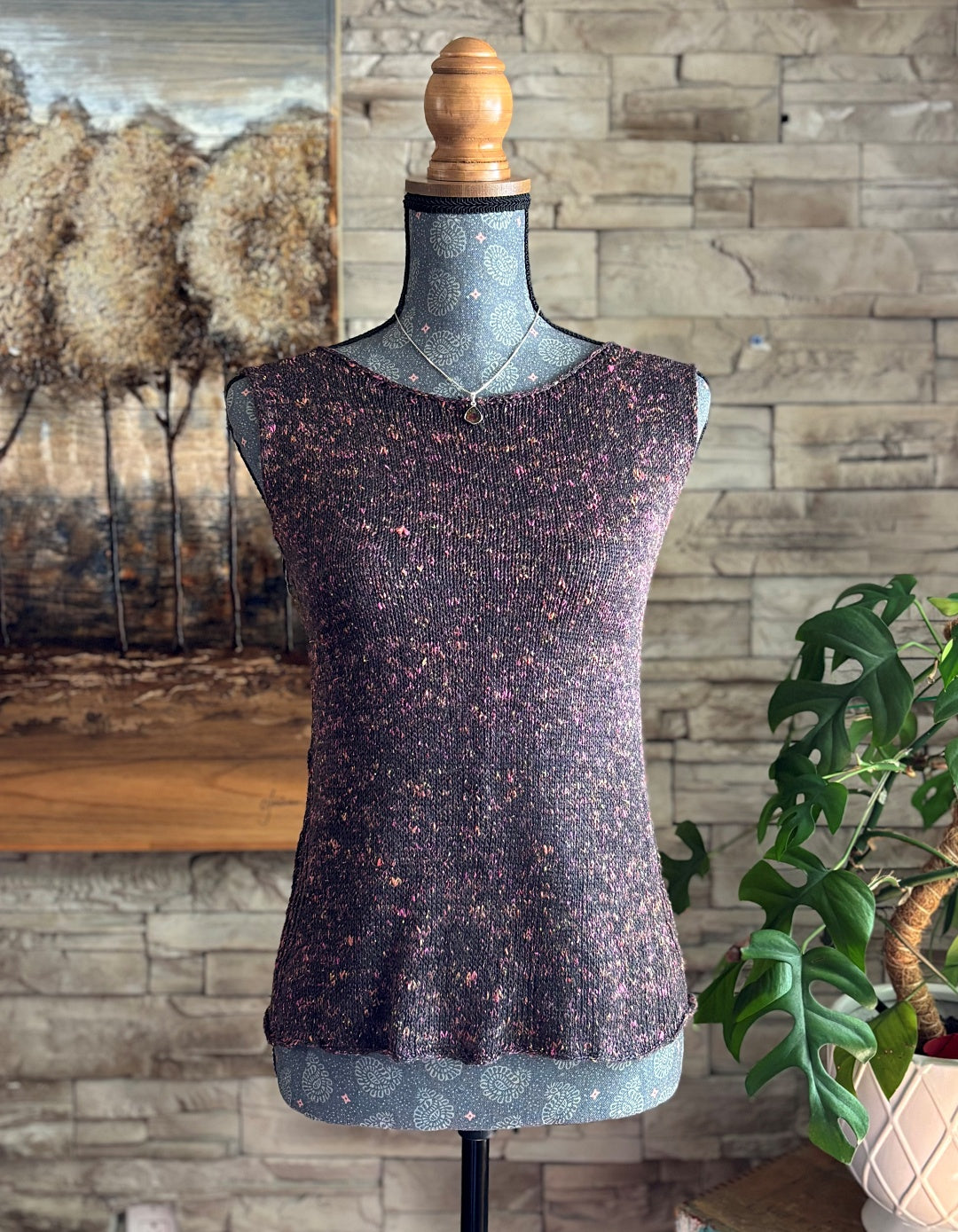Queen Of Spades Sleeveless Pullover | Knitting pattern and Optional kits