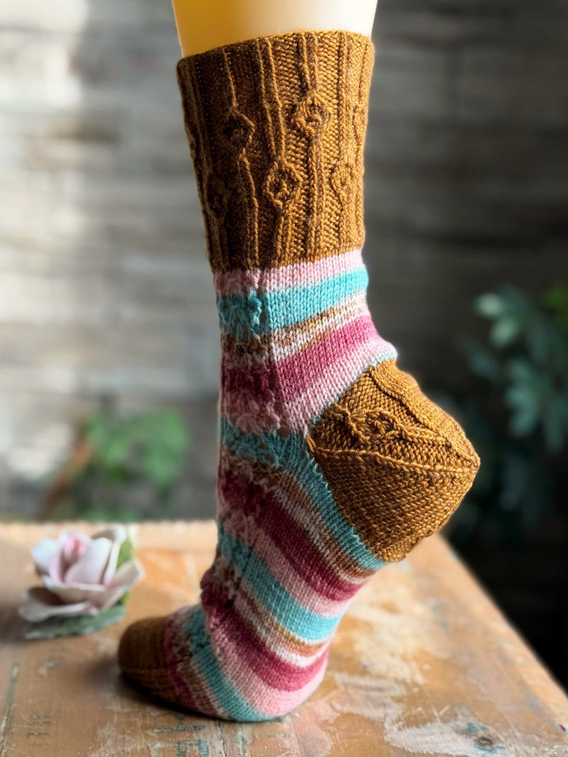 Una Socks | Knitting pattern and Optional kit